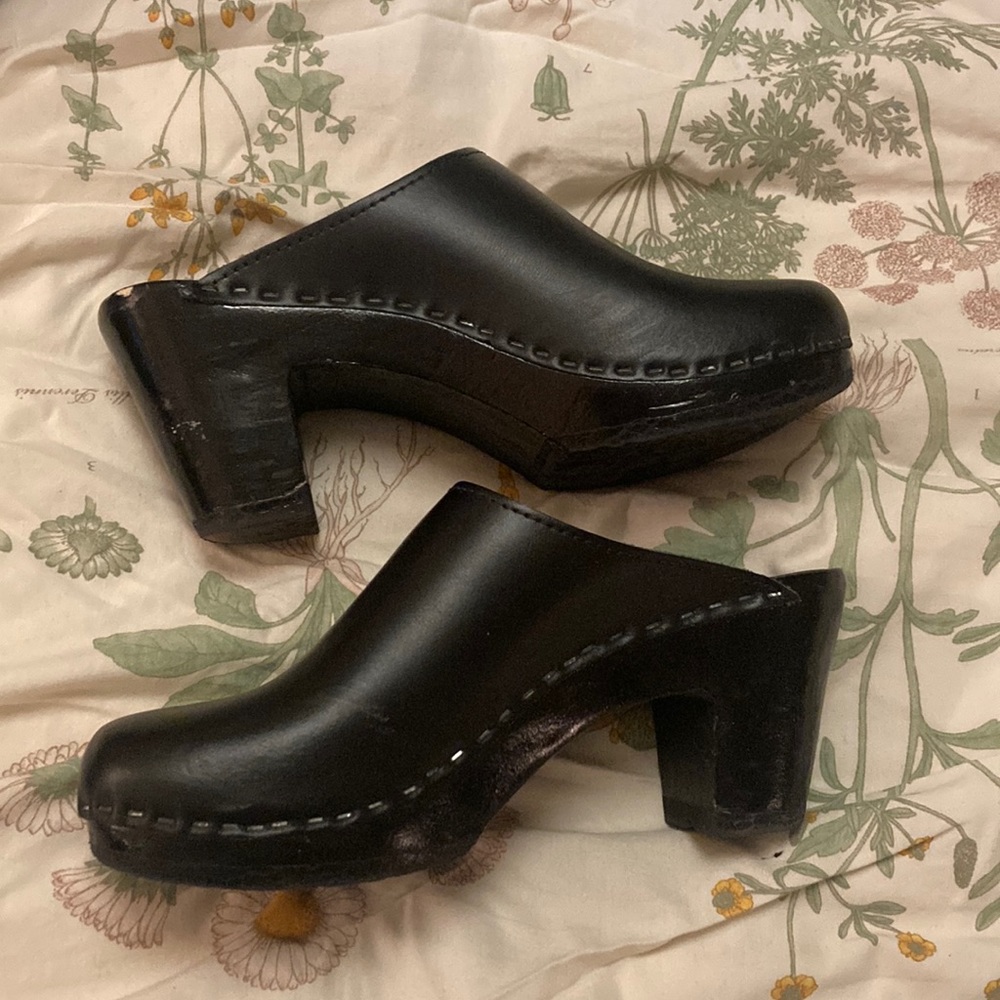 Sven Black Leather Mules